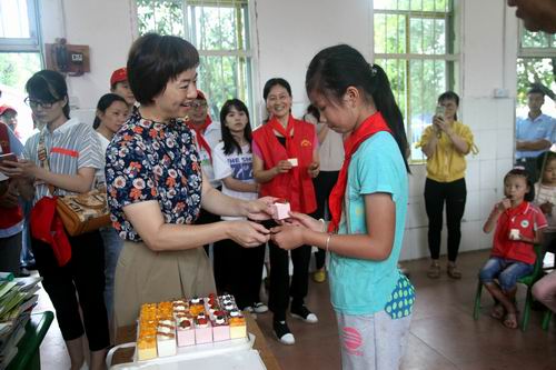 2019.7.9第128个袁华欣欣希望书屋灌阳县和睦小学